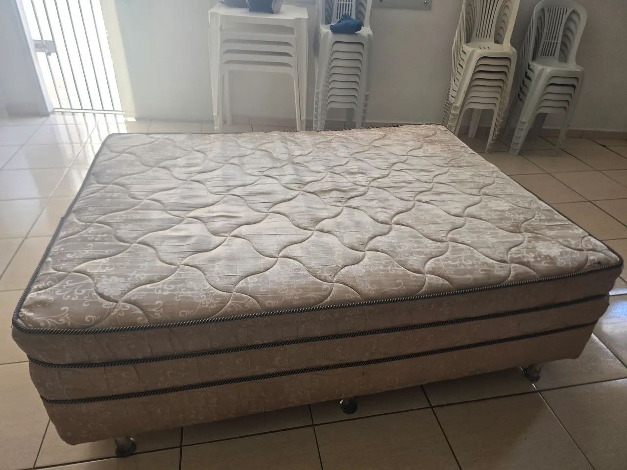 Vendo cama de mola conjunto
