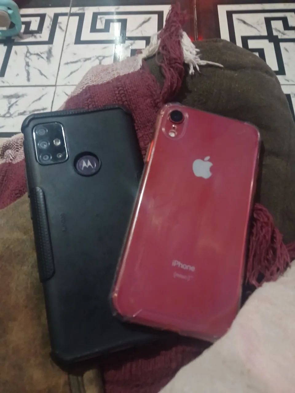 Troco dois cll  em iPhone  - Foto 2