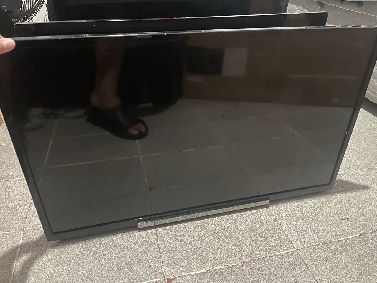 3 TVS COM DEFEITO - VENDA PARA CONSERTO/RETIRADA - Foto 4