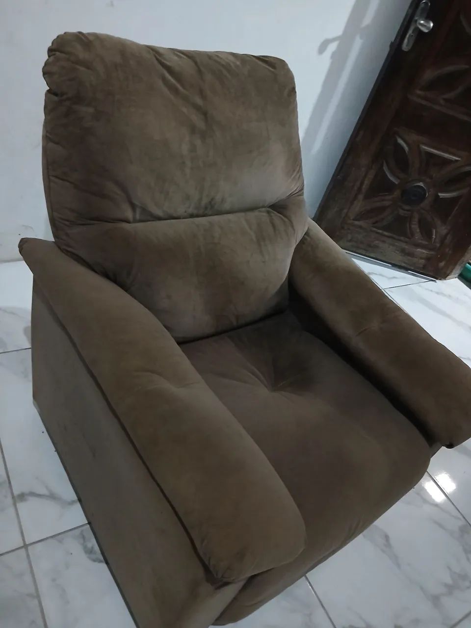 Vendo Sofá de três lugares.  - Foto 2