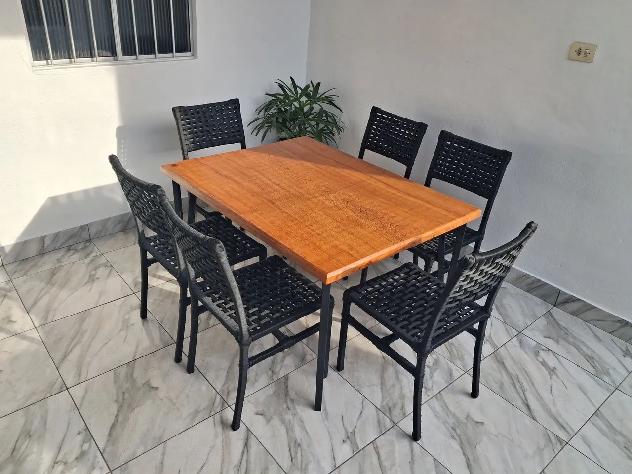 Mesa de jantar com cadeiras 