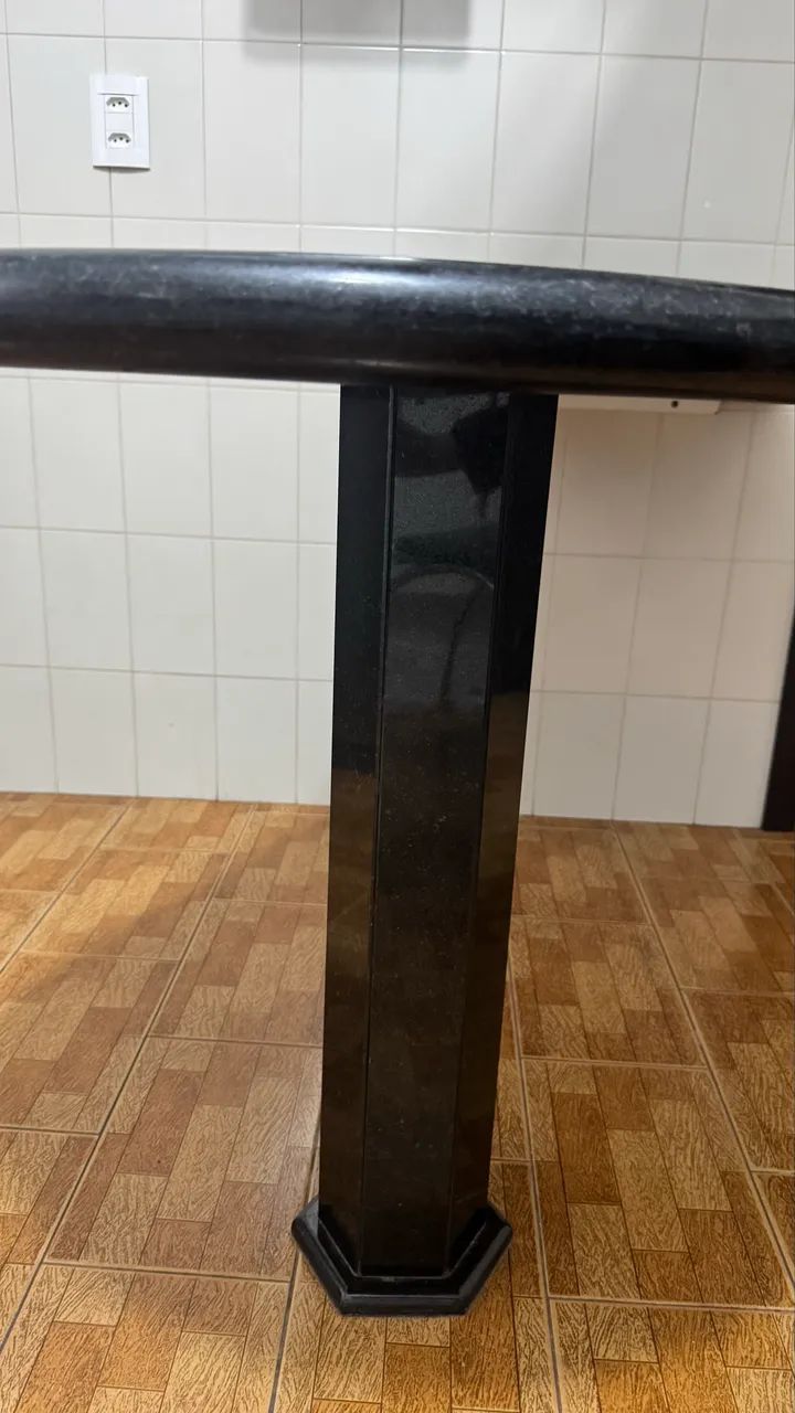 Mesa de Mármore preto com pé  - Foto 5