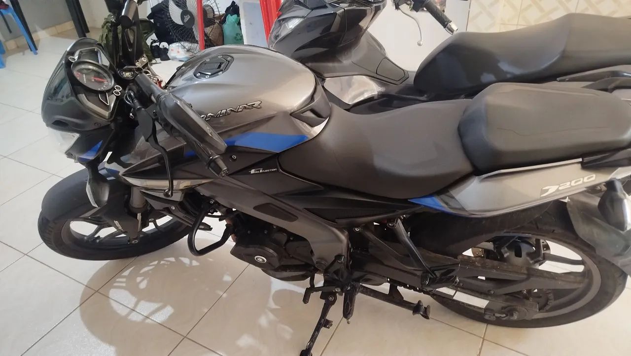 MOTO BAJAJ 200 - Foto 2