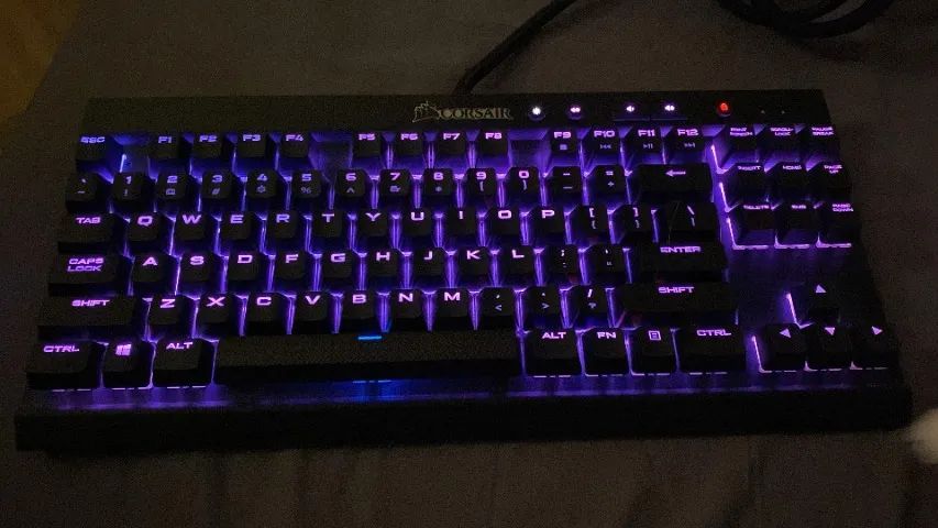 Teclado Corsair K65 RGB RAPIDFIRE
