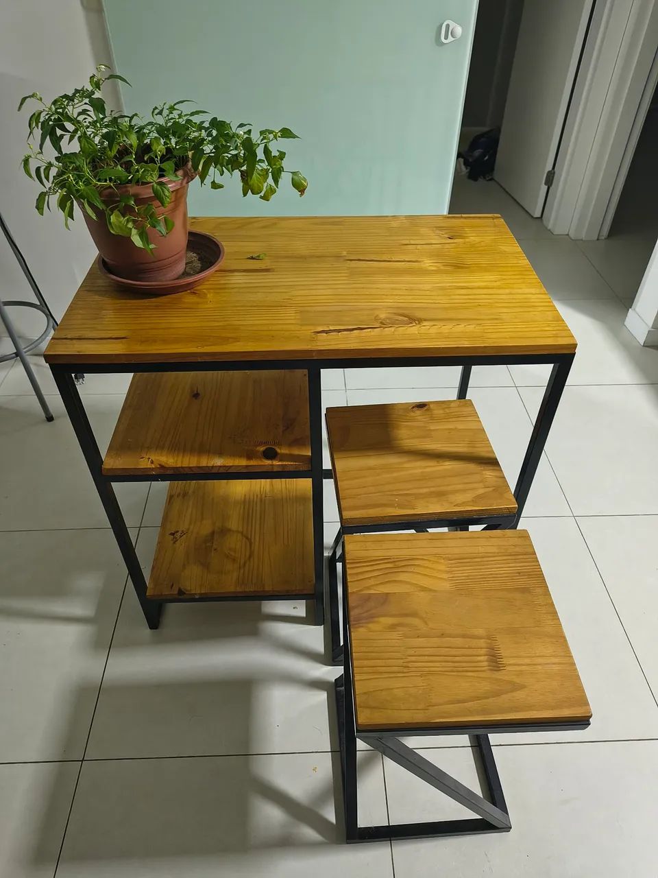 Mesa + 2 Banquetas - Foto 2