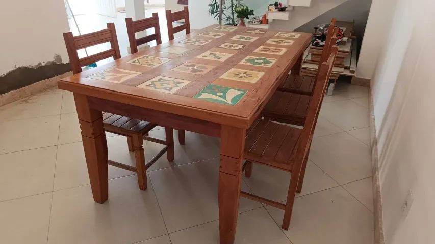 Mesa de jantar decorada com azulejos, com 6 cadeiras - tudo em peroba rosa - Foto 5