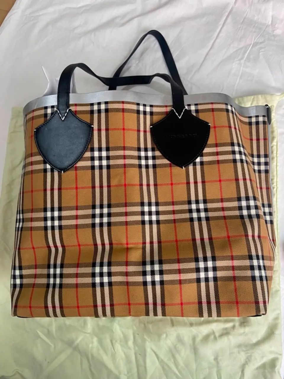 Burberry The Giant Reversible