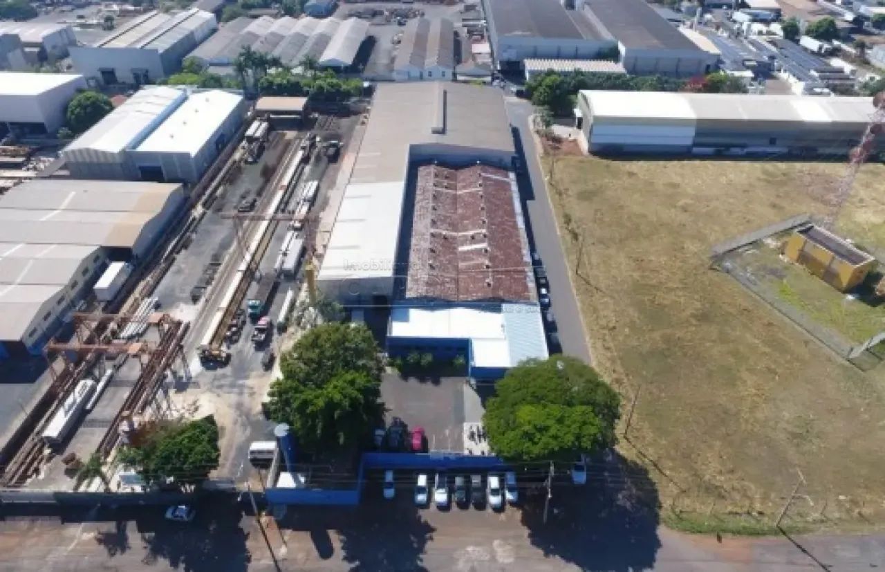 Galpão em Distrito industrial, com mais de 3000 mts² de construção - Foto 2