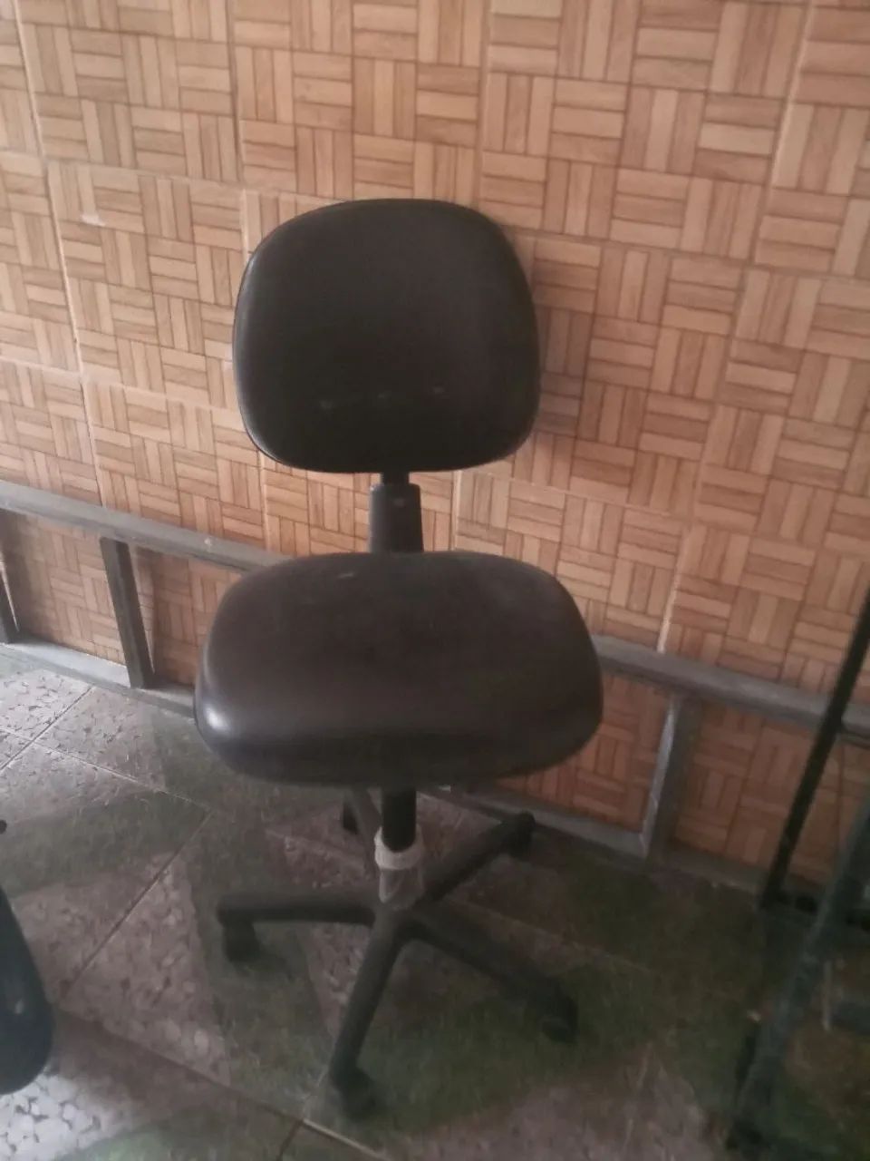 Vendo cadeira de escritório  - Foto 2