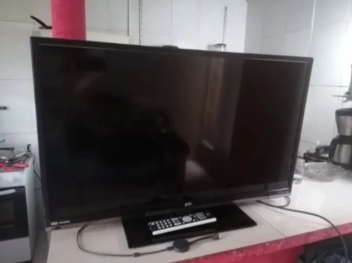 TV STI 43 polegadas semi-novo - Foto 2