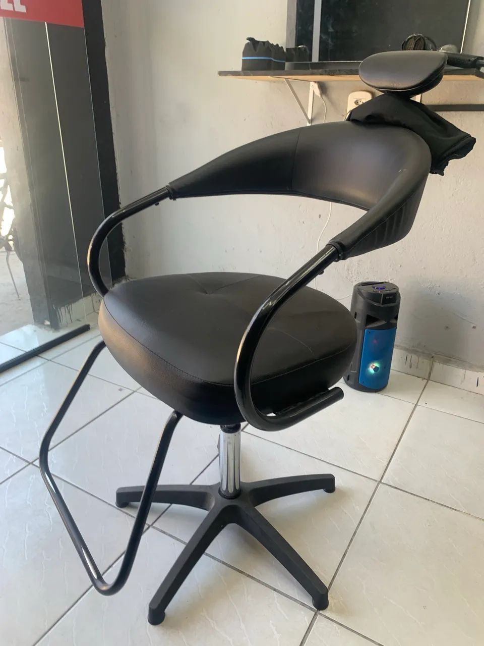 CADEIRA E ESPELHO LED BARBEARIA - Foto 5