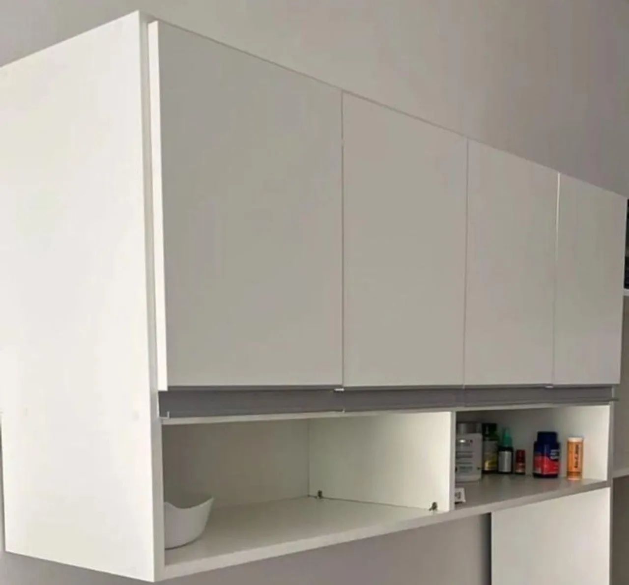 Armário aéreo de 4 portas 