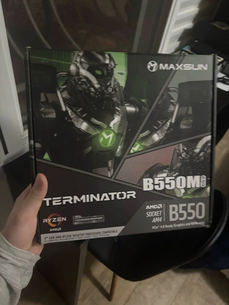 Placa Mãe Maxsun Terminator B550M - Socket AM4 (Nova / Perfeito Estado).  PARA SAIR HOJE
