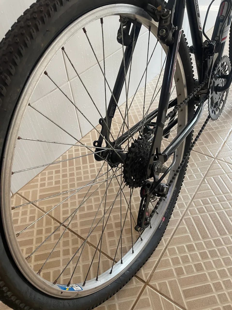 Bicicleta Aro 26 em Ótimo Estado de Conservação - Foto 2