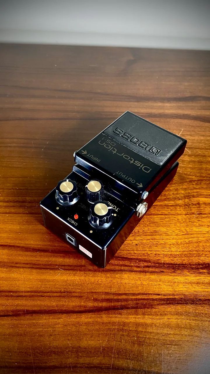 Pedal Boss DS-1 4a 40th limited edition black - Instrumentos