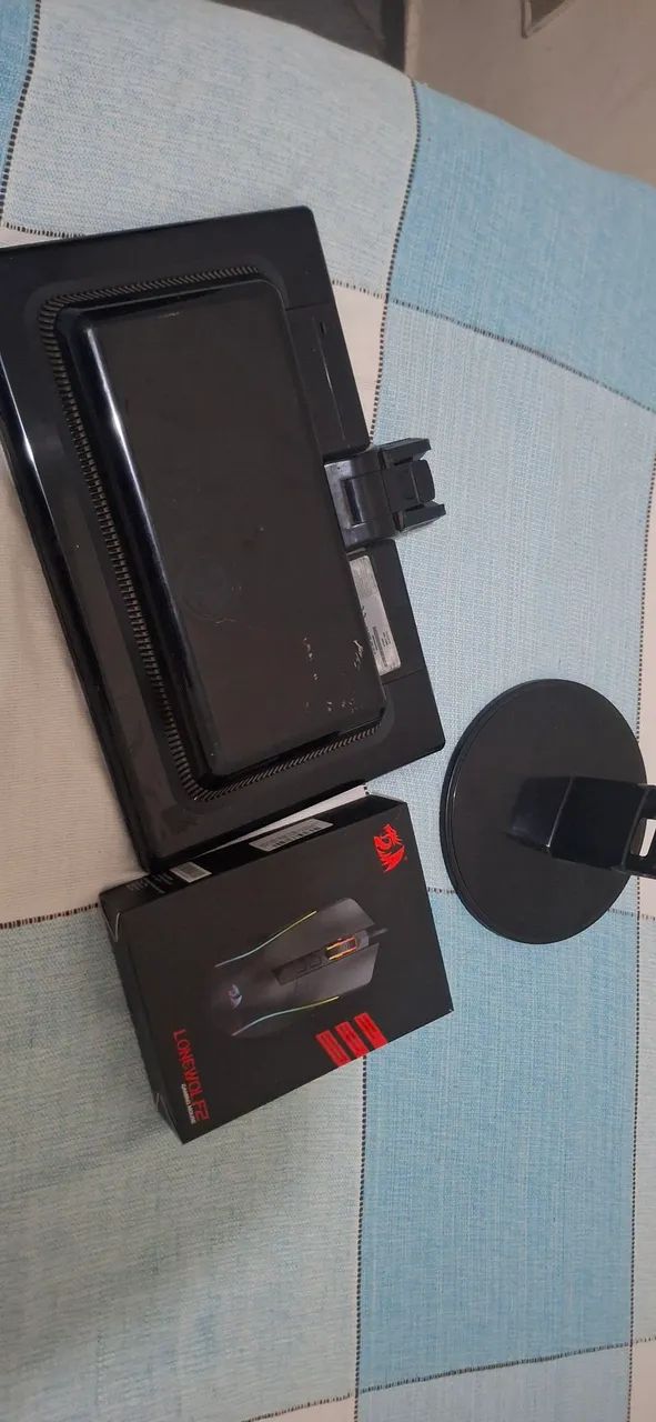 Monitor LG usado, + mouse redragon.  - Foto 5