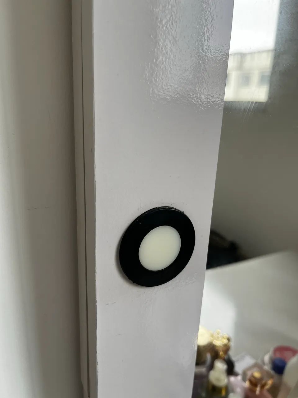 ? Penteadeira Camarim Branca com Espelho e LED ? R$ 750