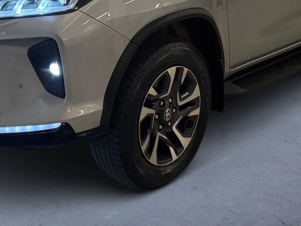 Toyota Hilux SW4 Diamond 2.8 TB 4x4 Die. Aut., foto 8 de 15