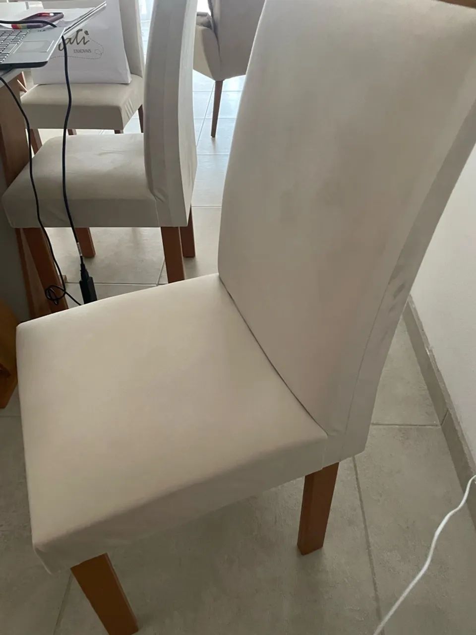 Mesa com seis cadeiras  - Foto 2