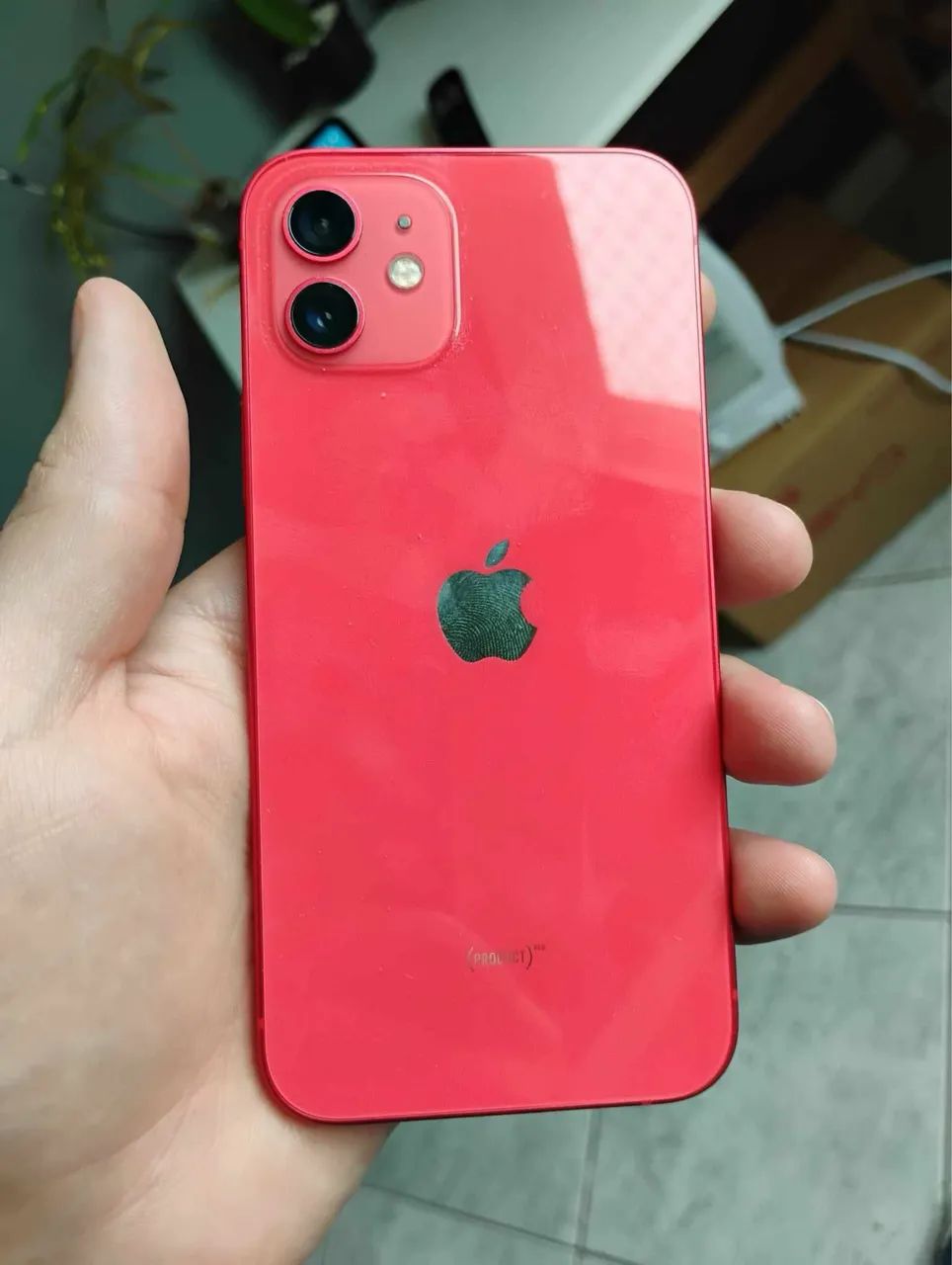 Vendo iPhone 12 64 giga de armazenamento vermelho todo original