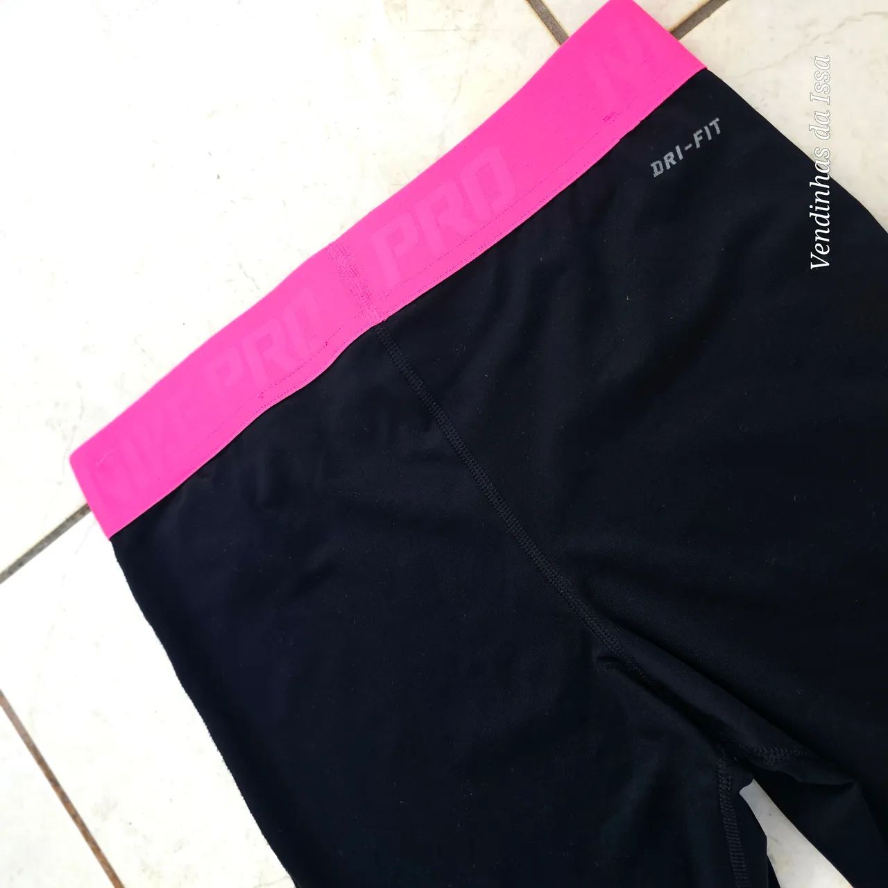 Calça Legging Feminina Capri (3/4) Nike - Linha Nike Pro Dri-FIT - Foto 4