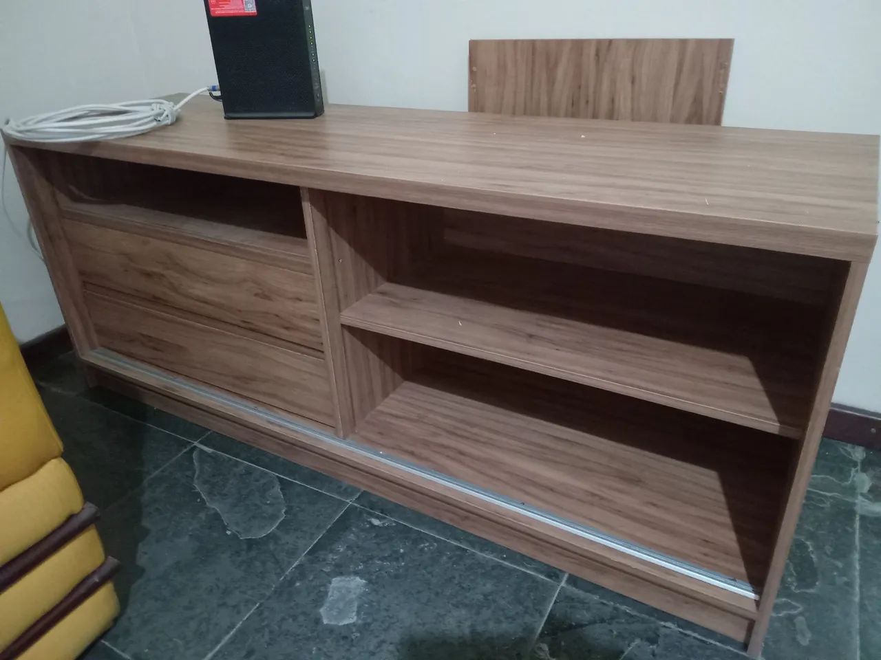 Rack para TV com gavetas