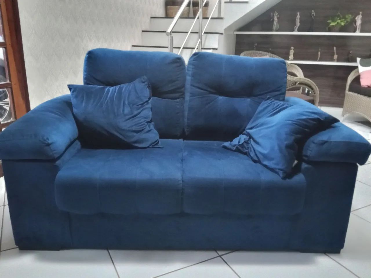 Vende se dois sofás de dois e quatro lugares  - Foto 2