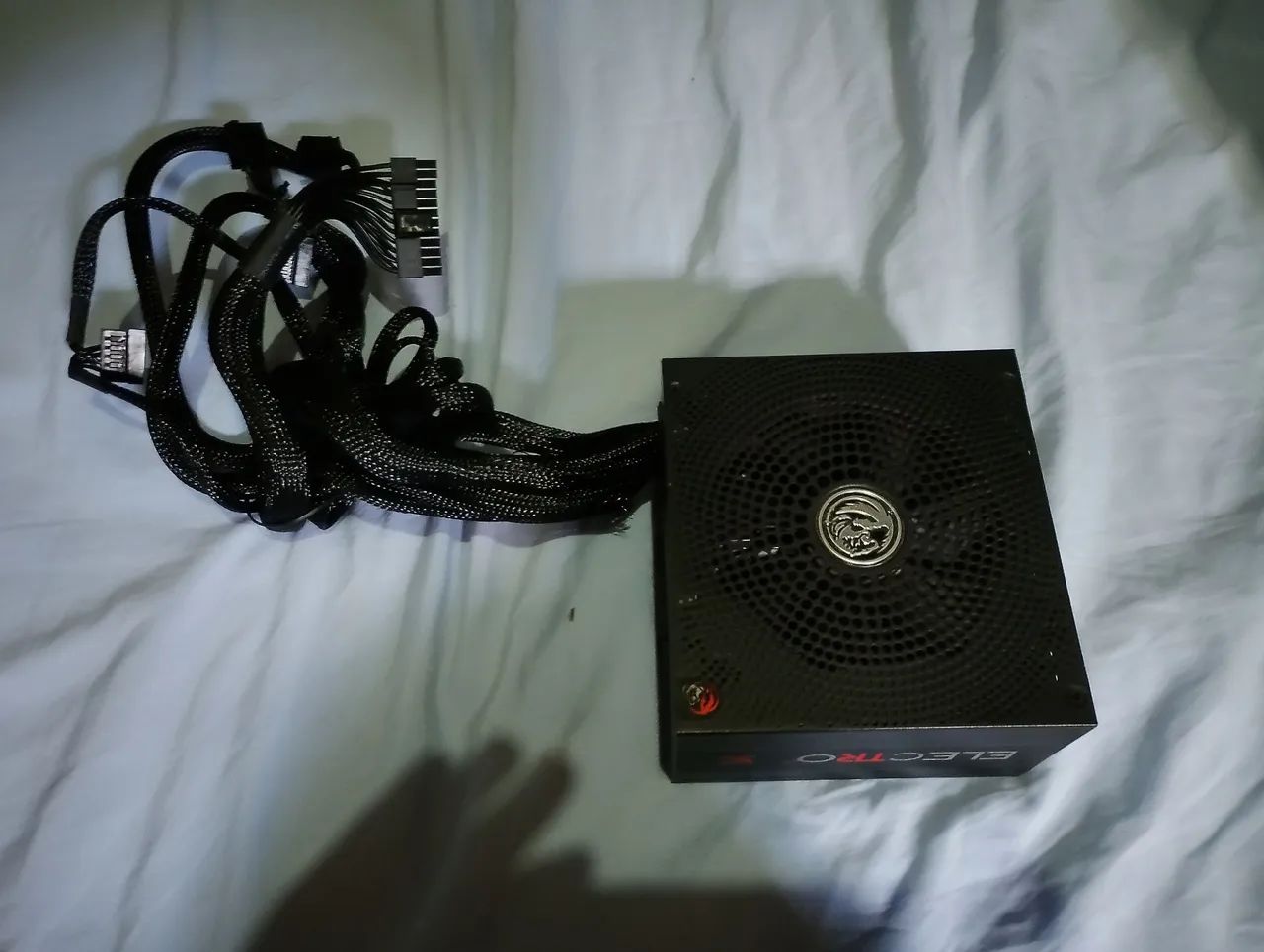 Fonte Electro V2 650w 80 plus usada - Foto 2