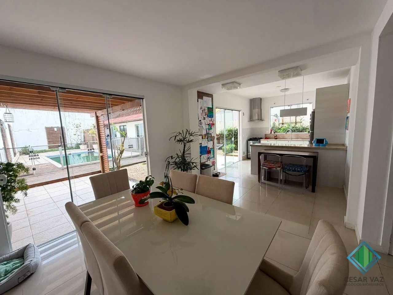 Casa com 2 pavimentos em excelente localização no bairro Estreito. - Foto 5