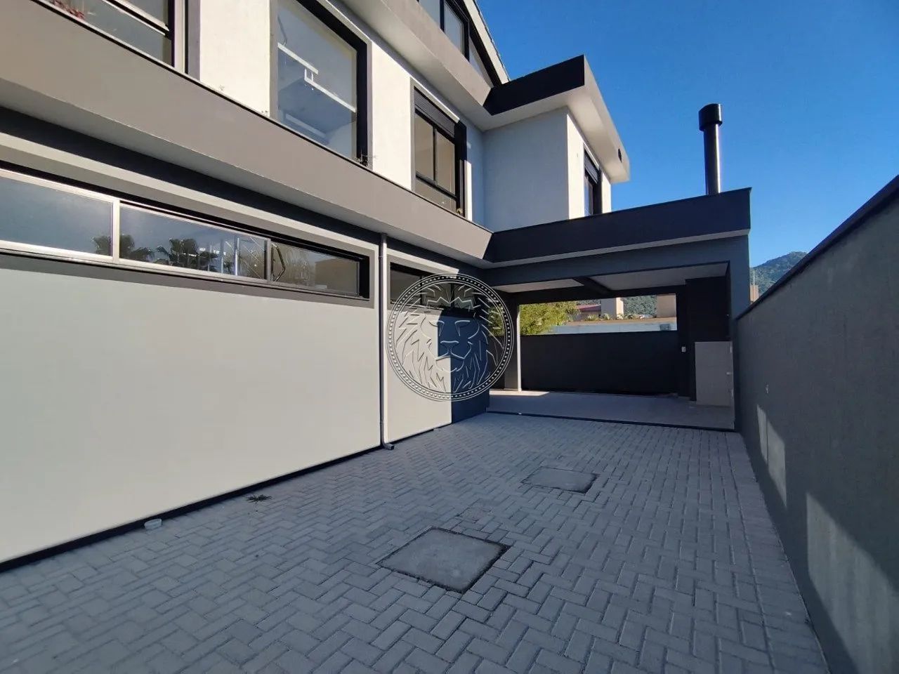 Casa com 3 Dormitórios na Praia Açores em Florianópolis SC - Foto 2
