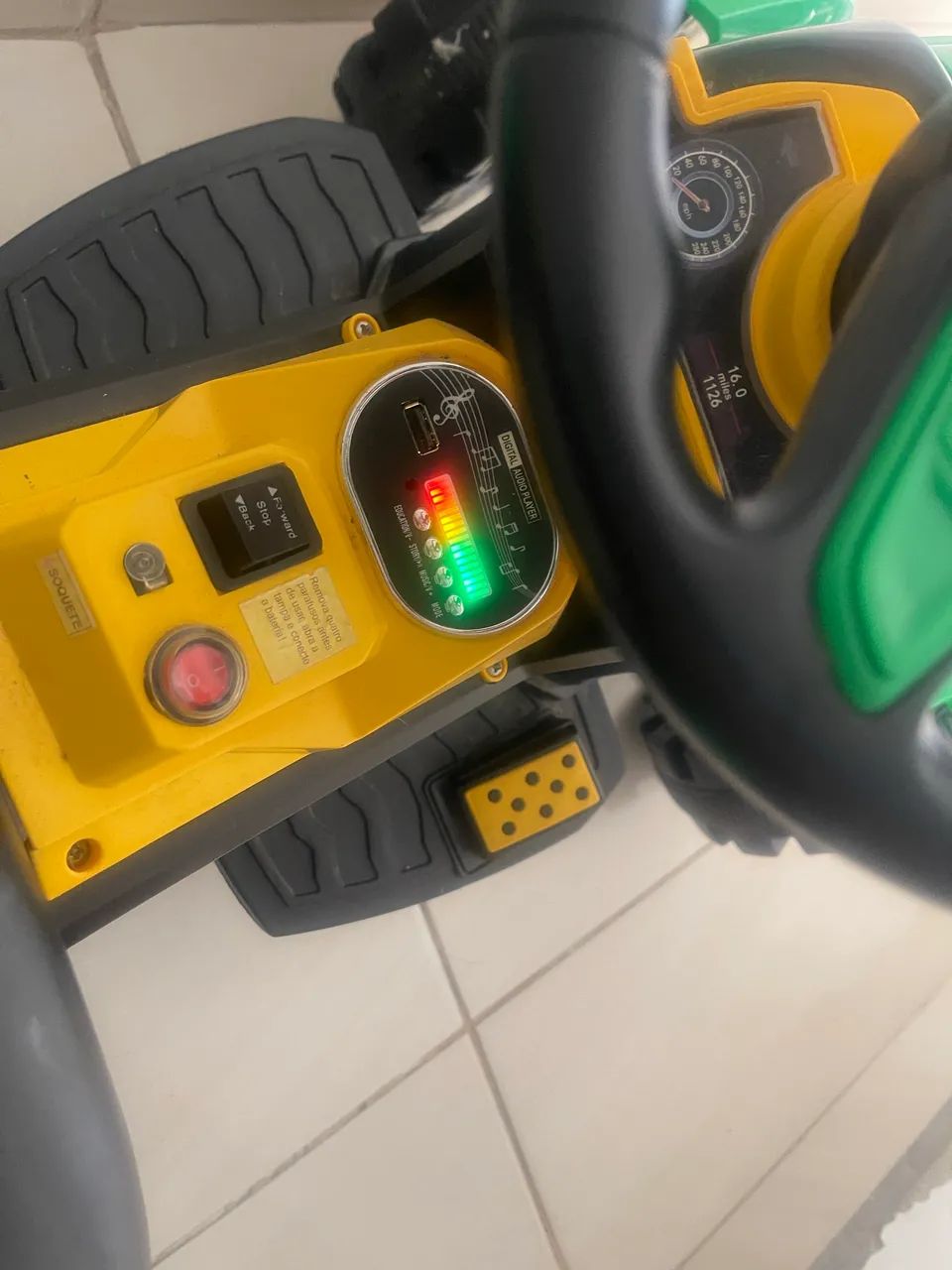 Trator elétrico com caçamba  - Foto 4