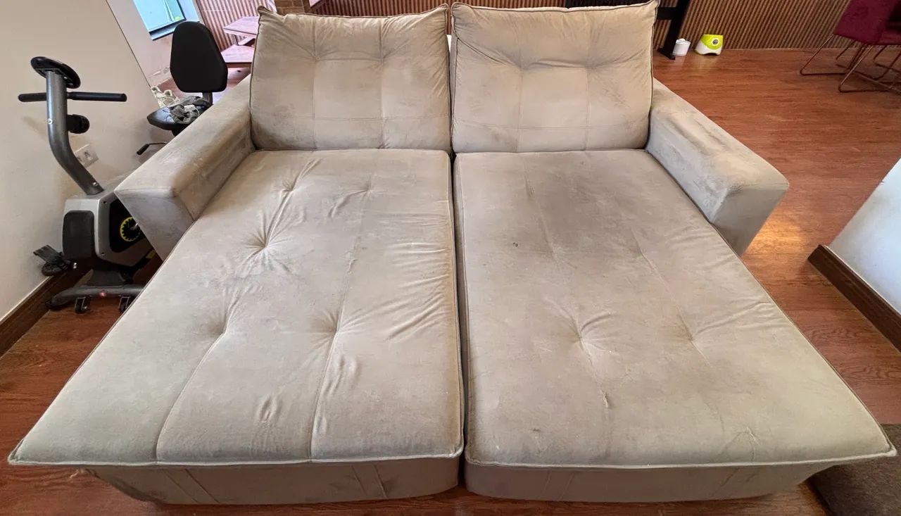 Sofá retrátil e reclinável 