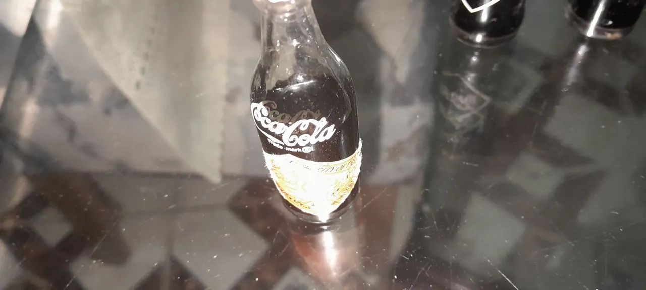 Reliquia 4 minigarrafinhas antigas coca cola - Foto 3