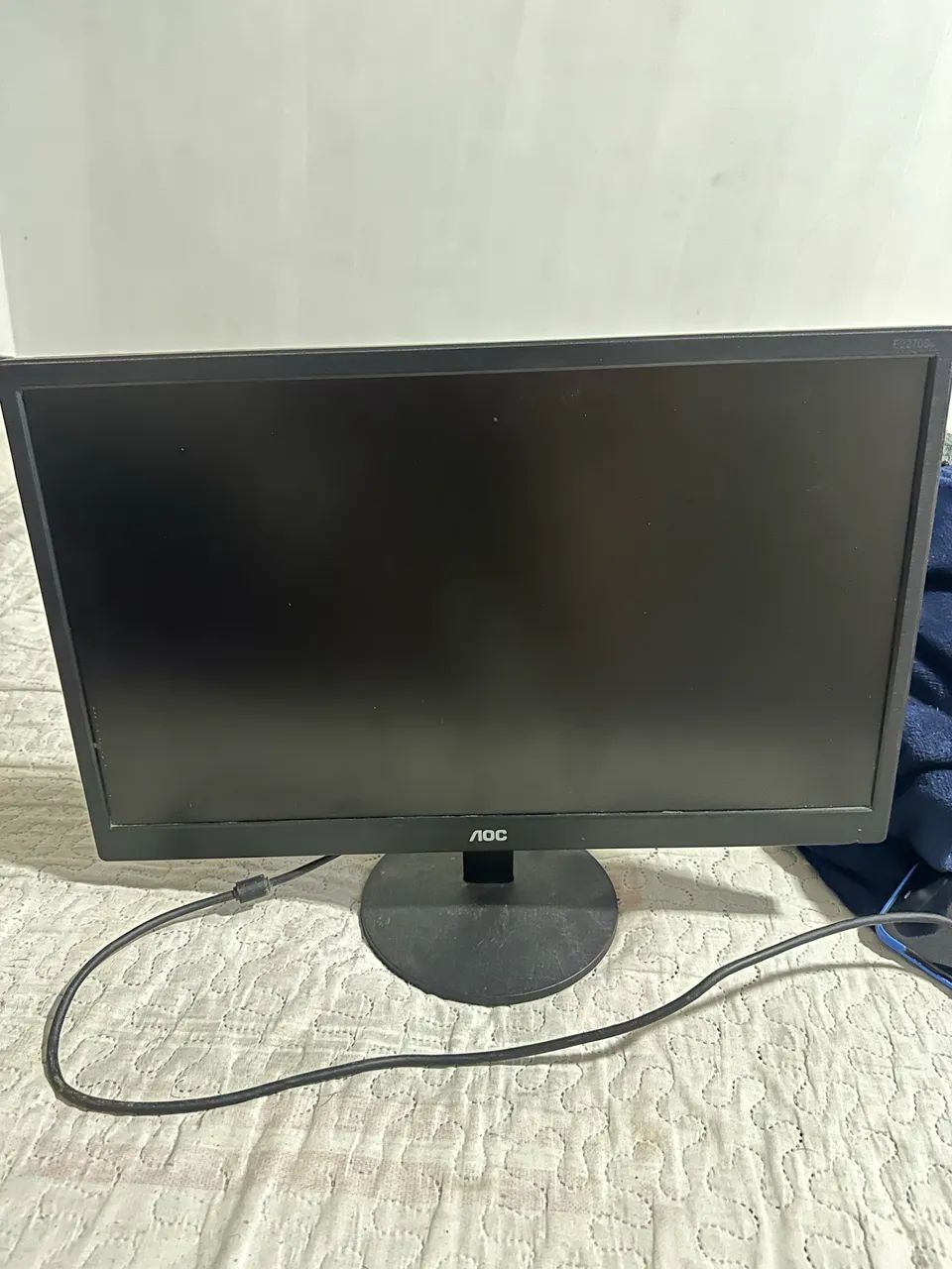 Monitor  AOC de 24 polegadas com entrada VGA - Foto 2
