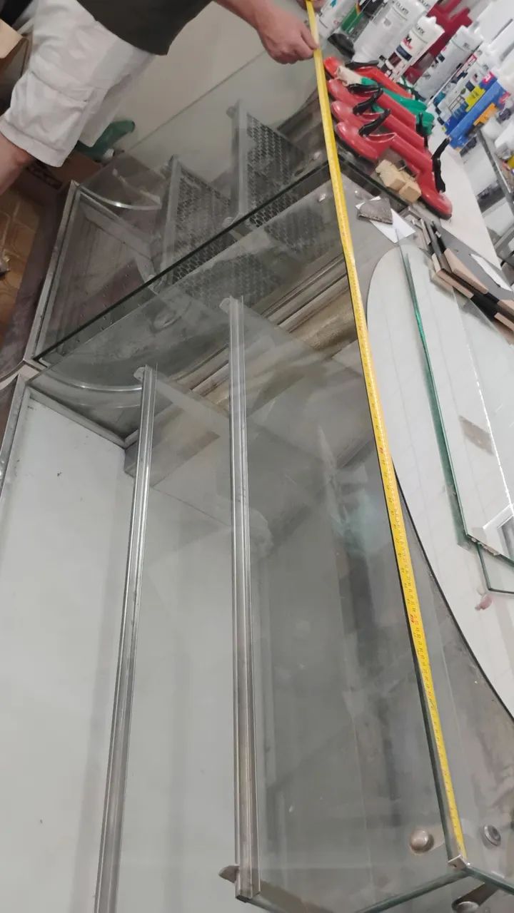 Vitrine refrigerada expositora em inox e vidro 