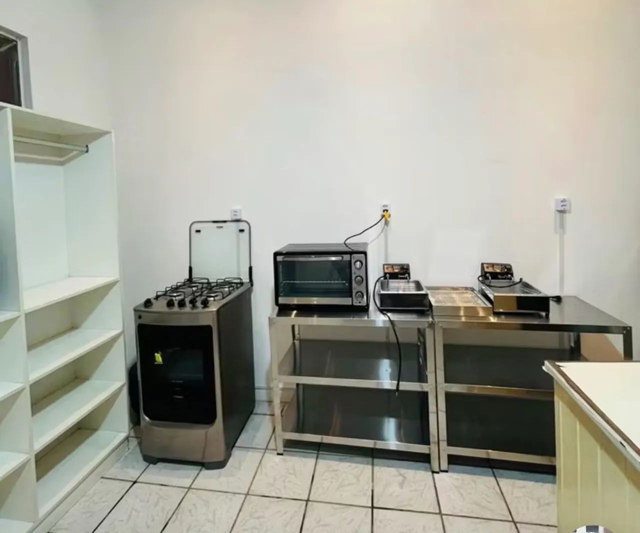 Vendo mesa Pouco Usada de Inox com 3 Níveis - Foto 3