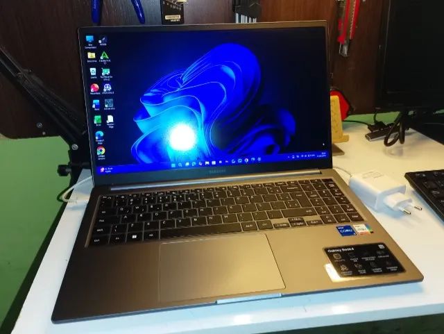 Samsung Galaxy Book 4 - Intel i5 13ª GERAÇÃO 8gb LPDDR4+ssd 256gb NVME - ACEITO PS5 SLIM