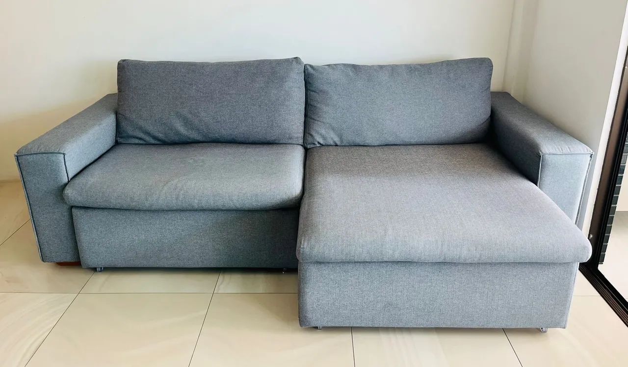 Sofá retrátil, Cinza, mediando 2.20. Valor: R$ 1.750,00