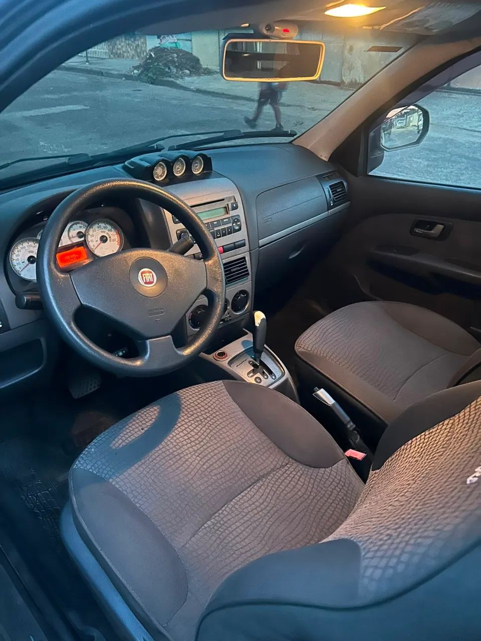 Fiat Strada Adv.1.8 16V Dualogic Flex CD 2012 - Foto 3