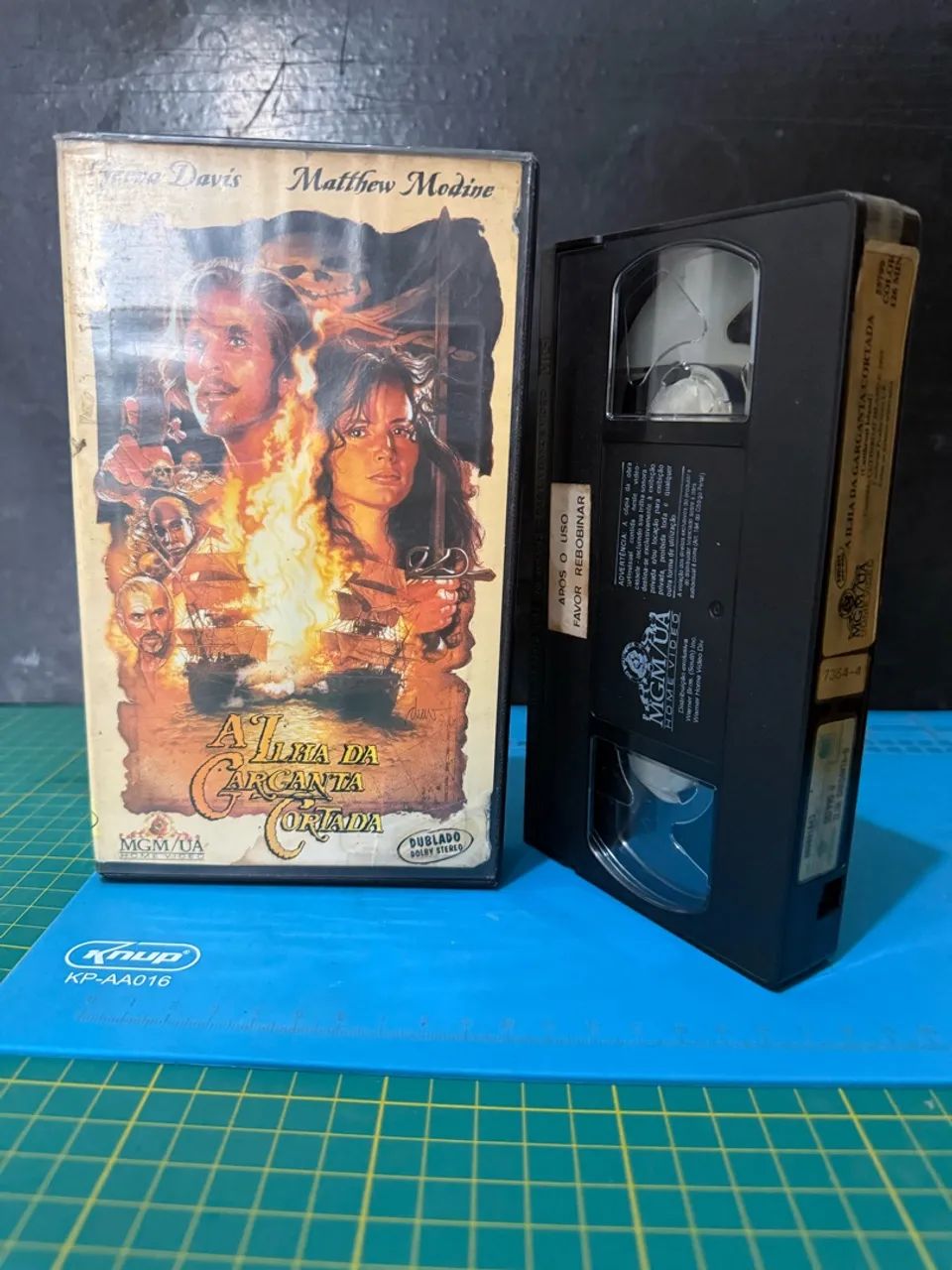 Vhs ilha da garganta cortada dublado - Foto 3
