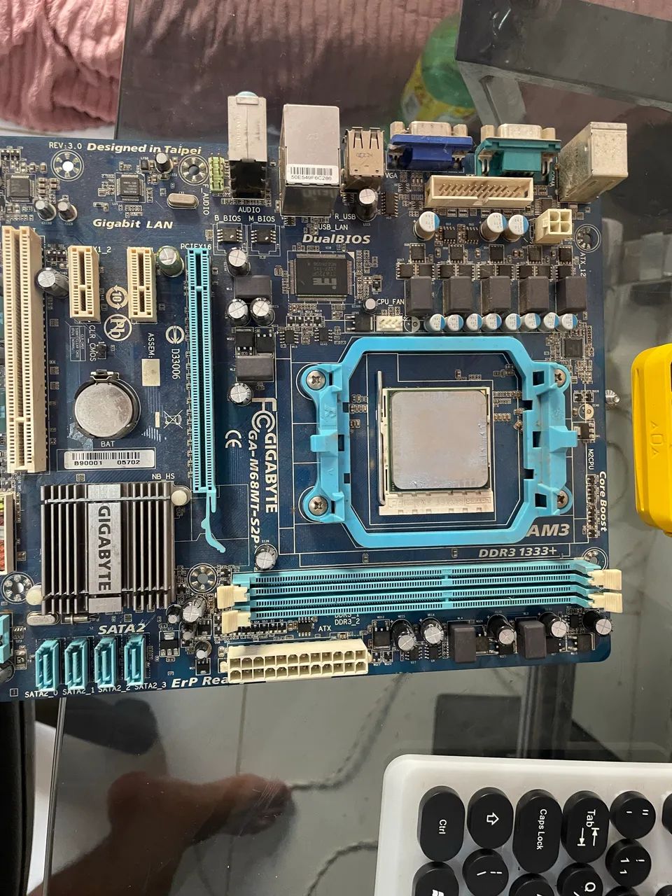 Placa mãe Gigabyte GA - M68MT - S2P - Foto 5