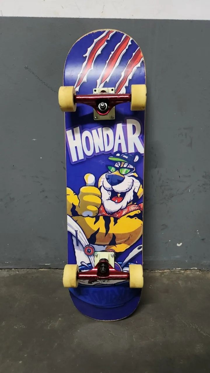 Skate Street Hondar com Protetores e Capacete