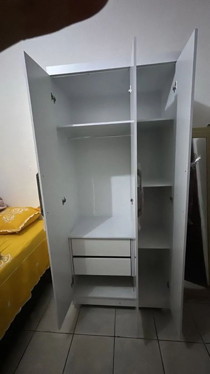 Guarda roupa 3 portas 2 gavetas  - Foto 2