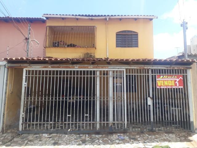 Vendo sobrado em Samambaia em ótima localização, R$ 320 mil