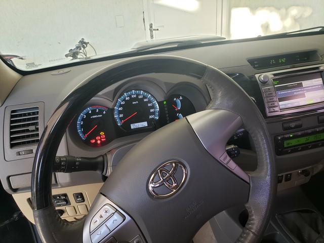 Toyota Hilux SW4 - Foto 3
