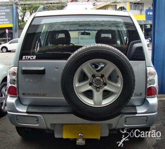 Gm tracker 2.0 4 x 4 2009 completa prata com couro teto - Foto 7