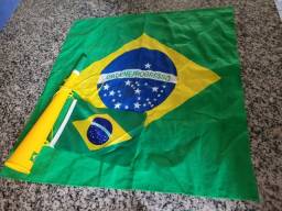 Título do anúncio: kit copa bandeira e corneta Brasil 9,00 aceito pix