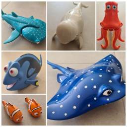 Título do anúncio: Brinquedo 6 personagens Procurando Nemo