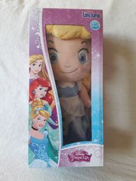 Título do anúncio: Boneca de pelucia Long Jump Princesa Disney Cinderela na caixa
