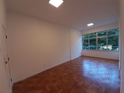 Título do anúncio: Apartamento para aluguel possui 100 metros quadrados com 3 quartos em Icaraí - Niterói - R